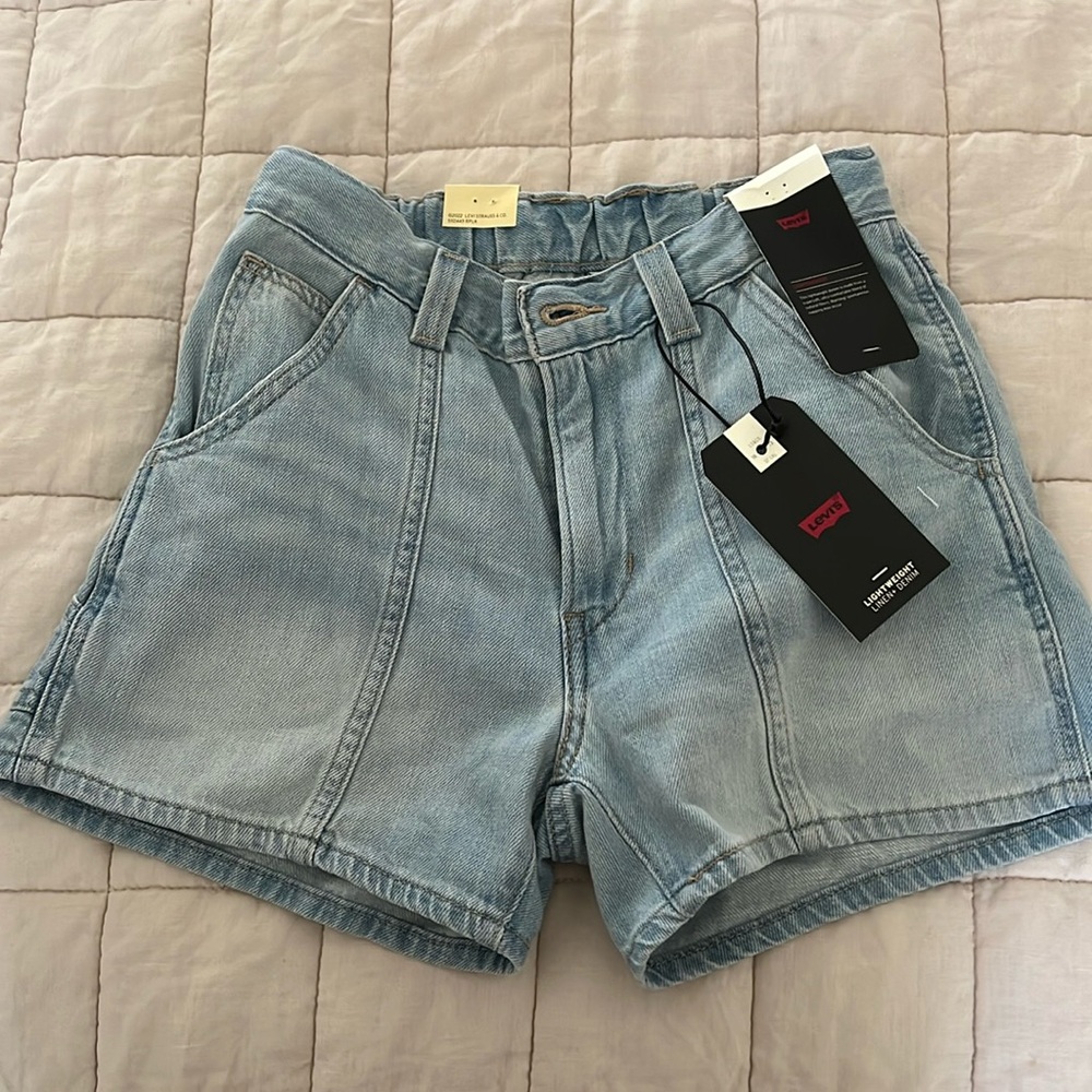 NWT Levi’s shorts 24